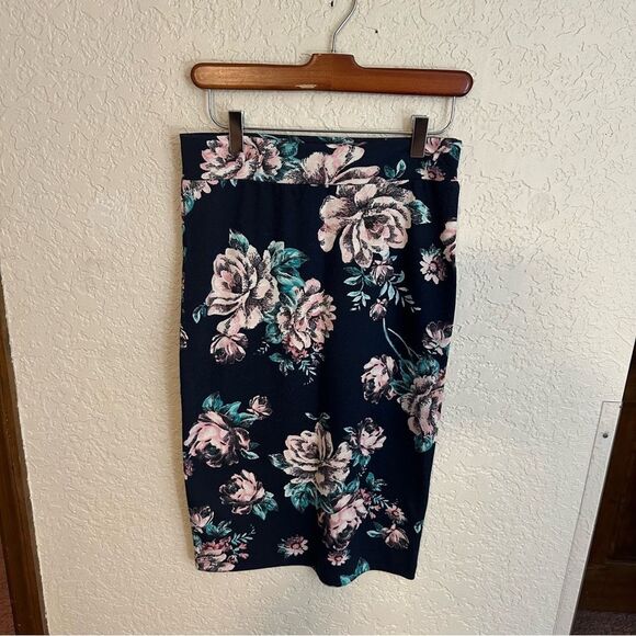 Renee C. Navy‎ Blue Floral Pencil Skirt Size Medium - Picture 4 of 8